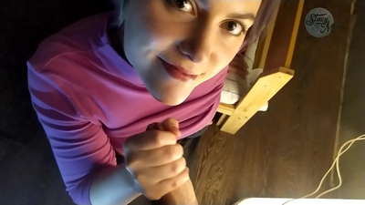 ඩික් ප්ලොට් එකක් සහ හොඳ ගැඹුරු ගුලියක් සහිත සාමාන්‍ය රුසියානු නිවසේ කාමුක දර්ශන